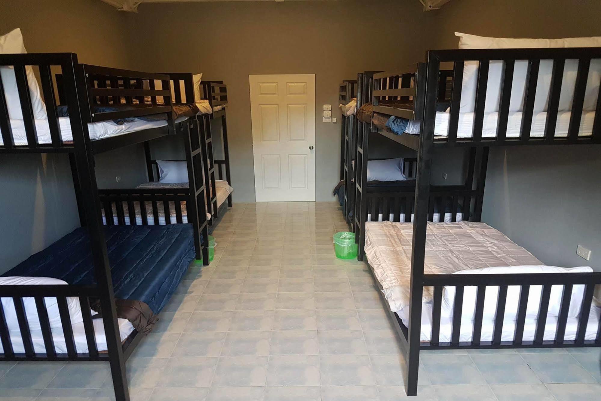 Готель K-Bunk Aonang Center Ao Nang Екстер'єр фото
