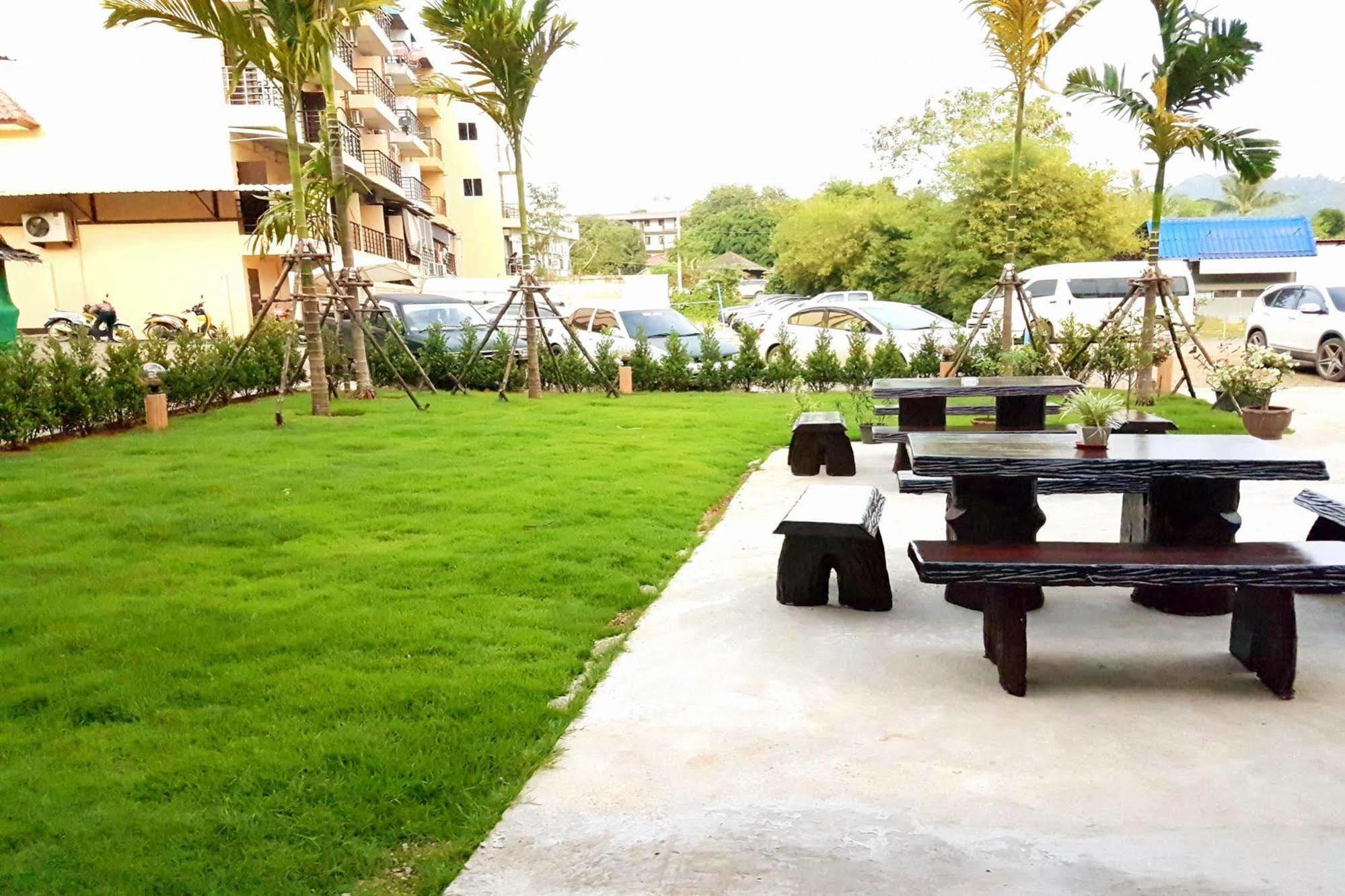 Готель K-Bunk Aonang Center Ao Nang Екстер'єр фото